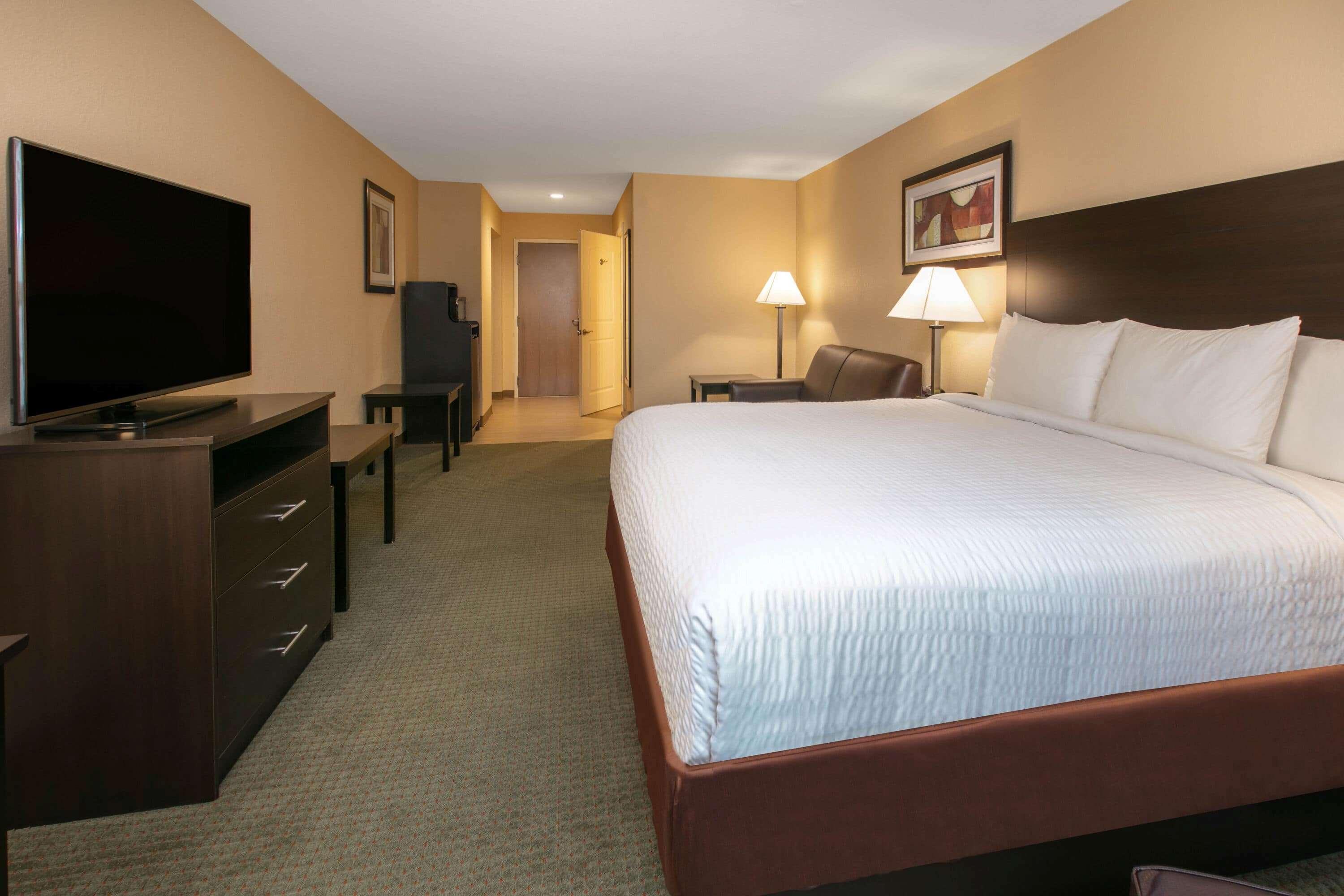 Days Inn & Suites By Wyndham Florence/Jackson Area Buitenkant foto