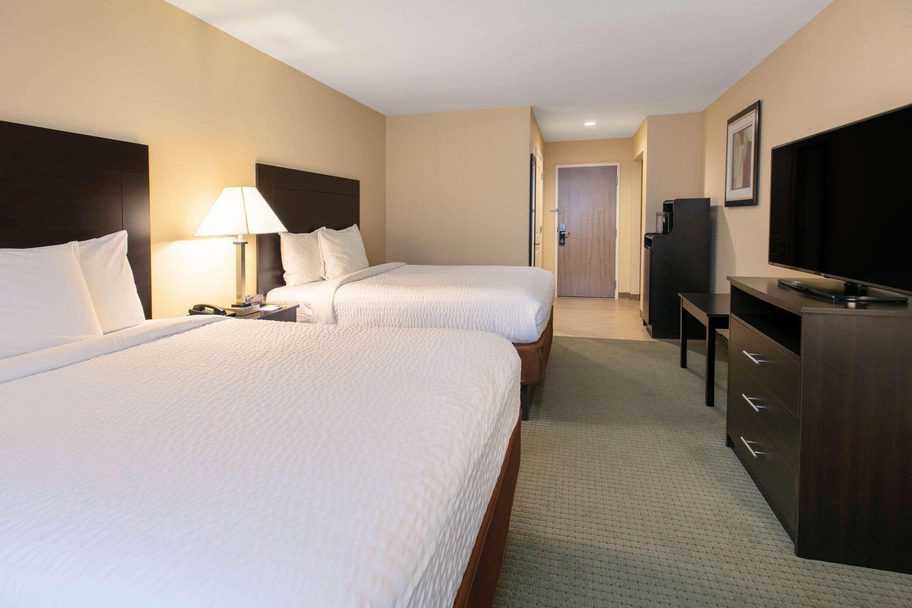 Days Inn & Suites By Wyndham Florence/Jackson Area Buitenkant foto