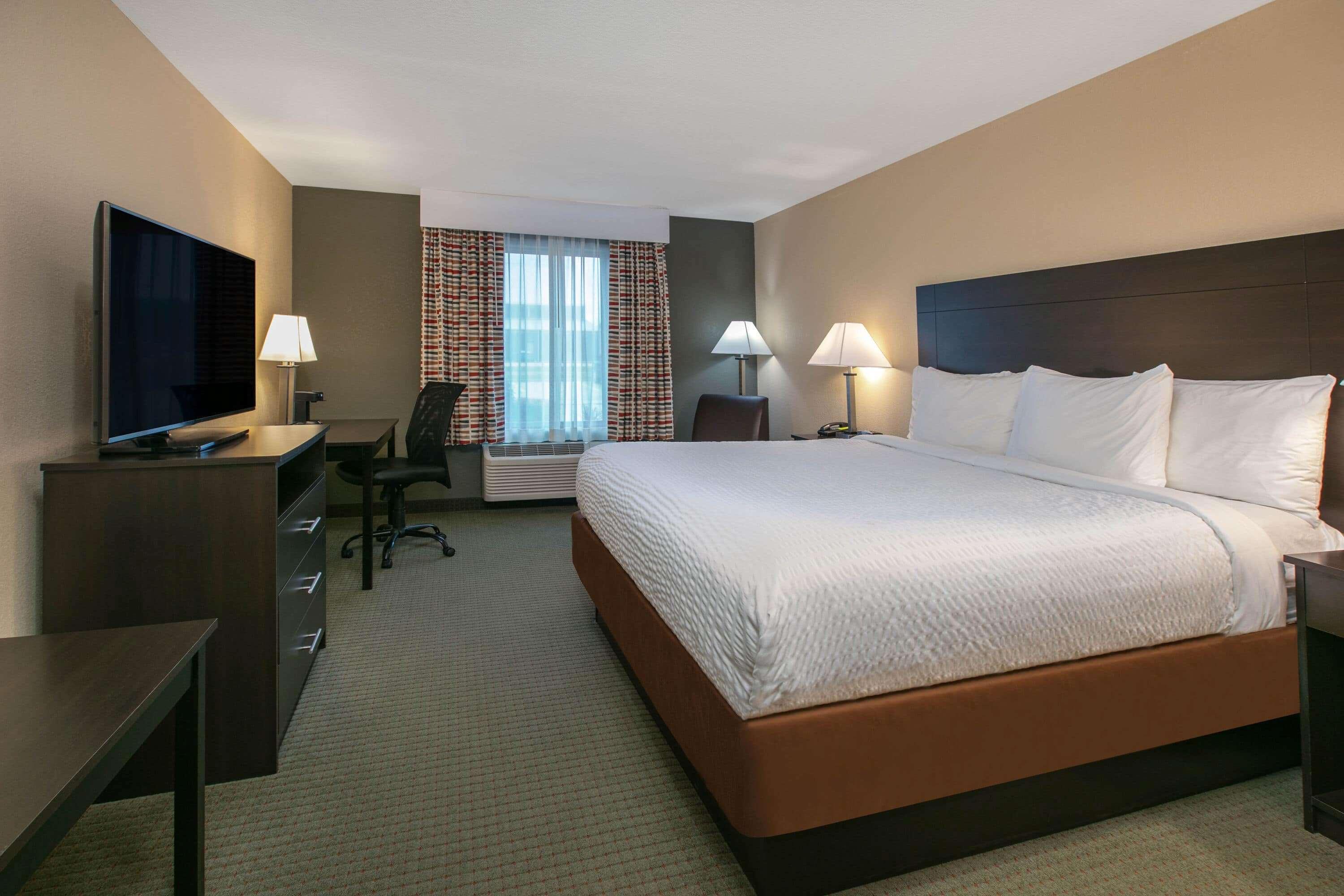 Days Inn & Suites By Wyndham Florence/Jackson Area Buitenkant foto