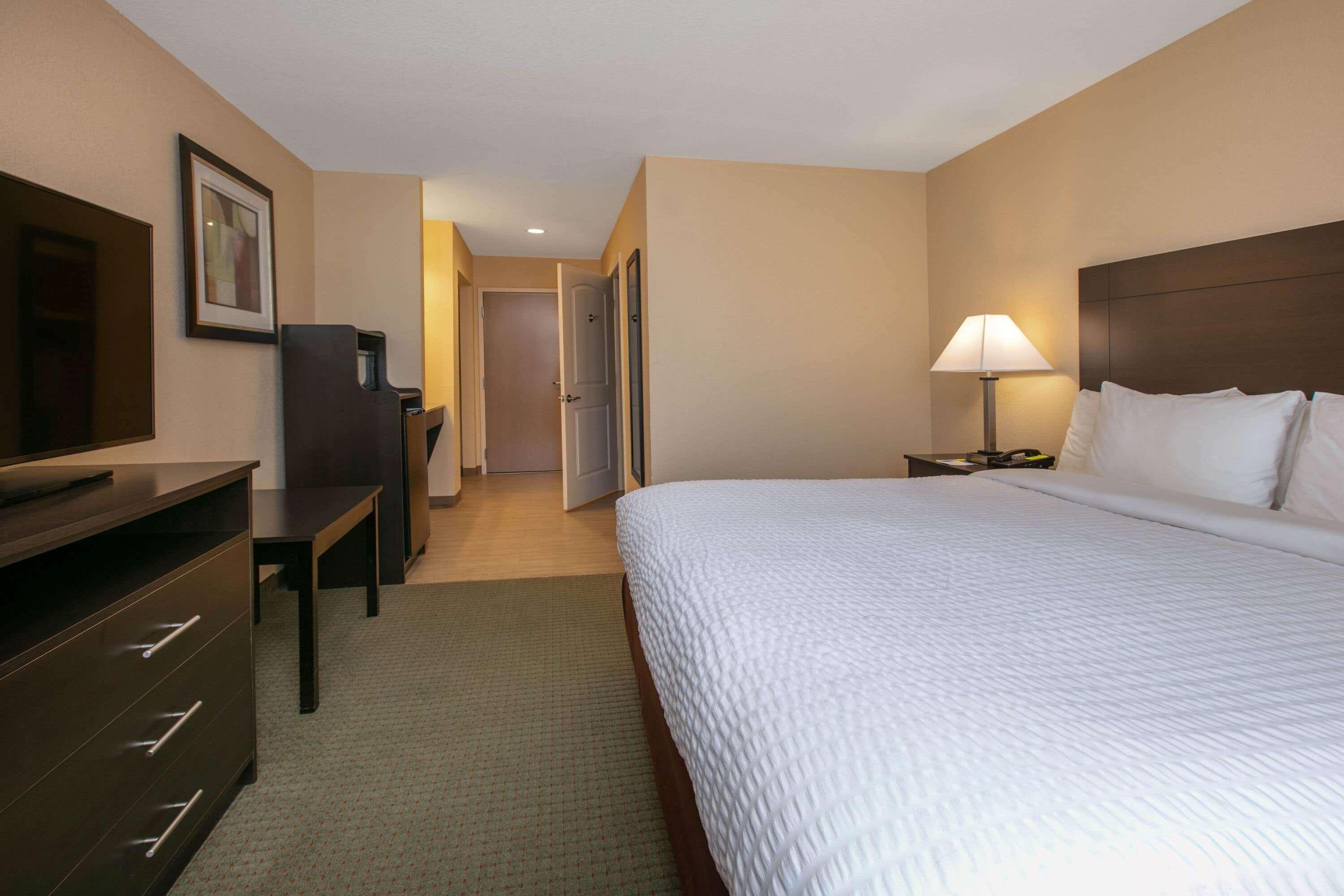 Days Inn & Suites By Wyndham Florence/Jackson Area Buitenkant foto
