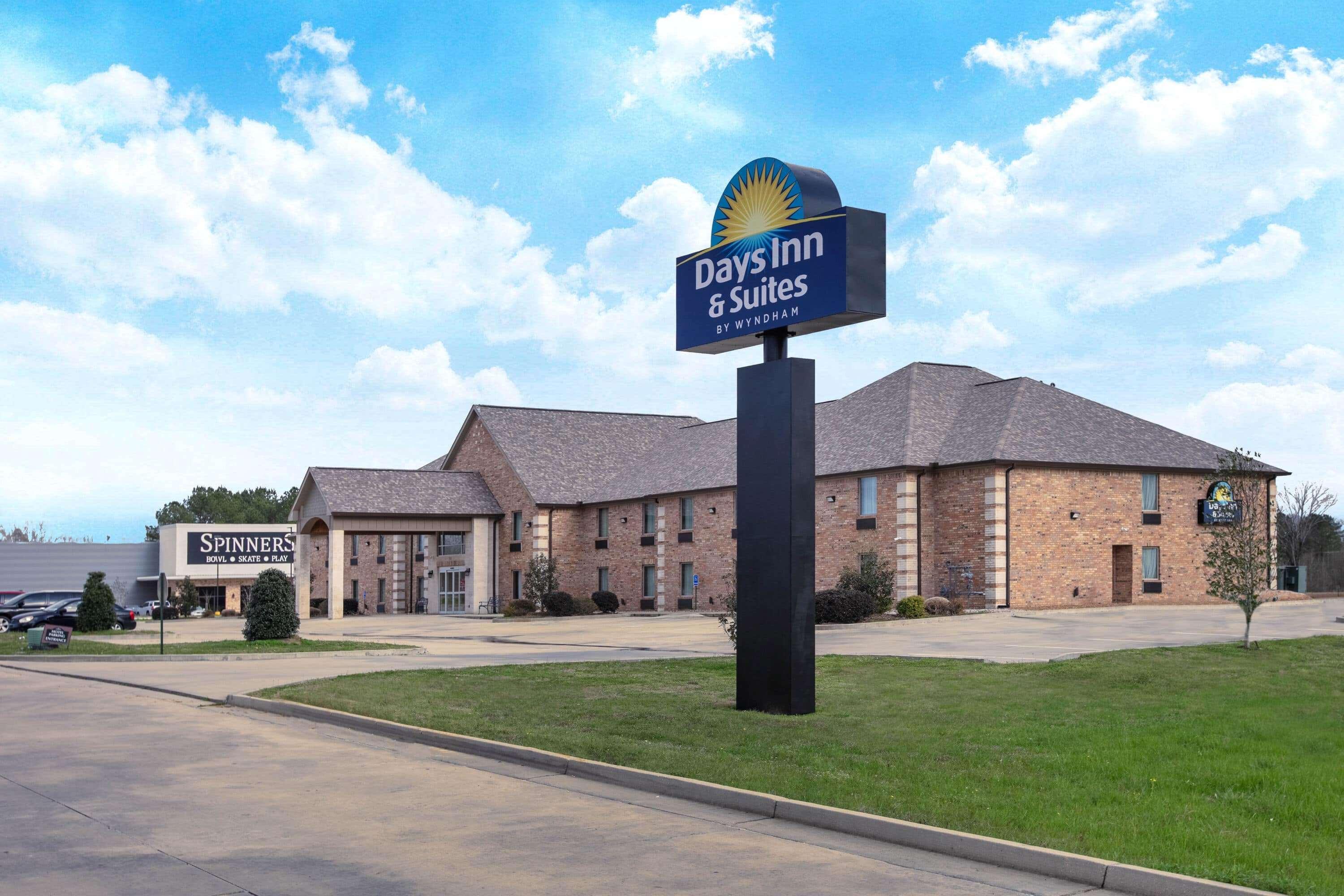 Days Inn & Suites By Wyndham Florence/Jackson Area Buitenkant foto