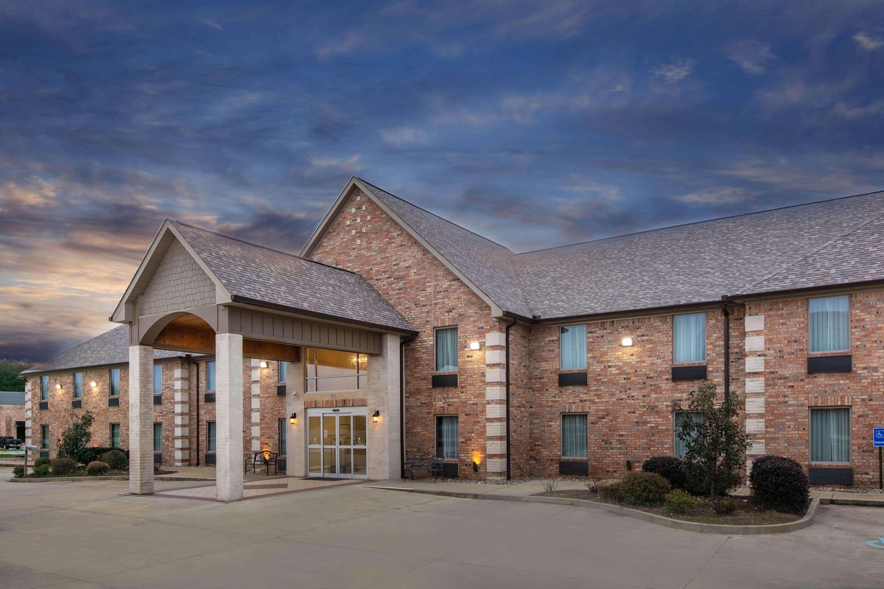 Days Inn & Suites By Wyndham Florence/Jackson Area Buitenkant foto
