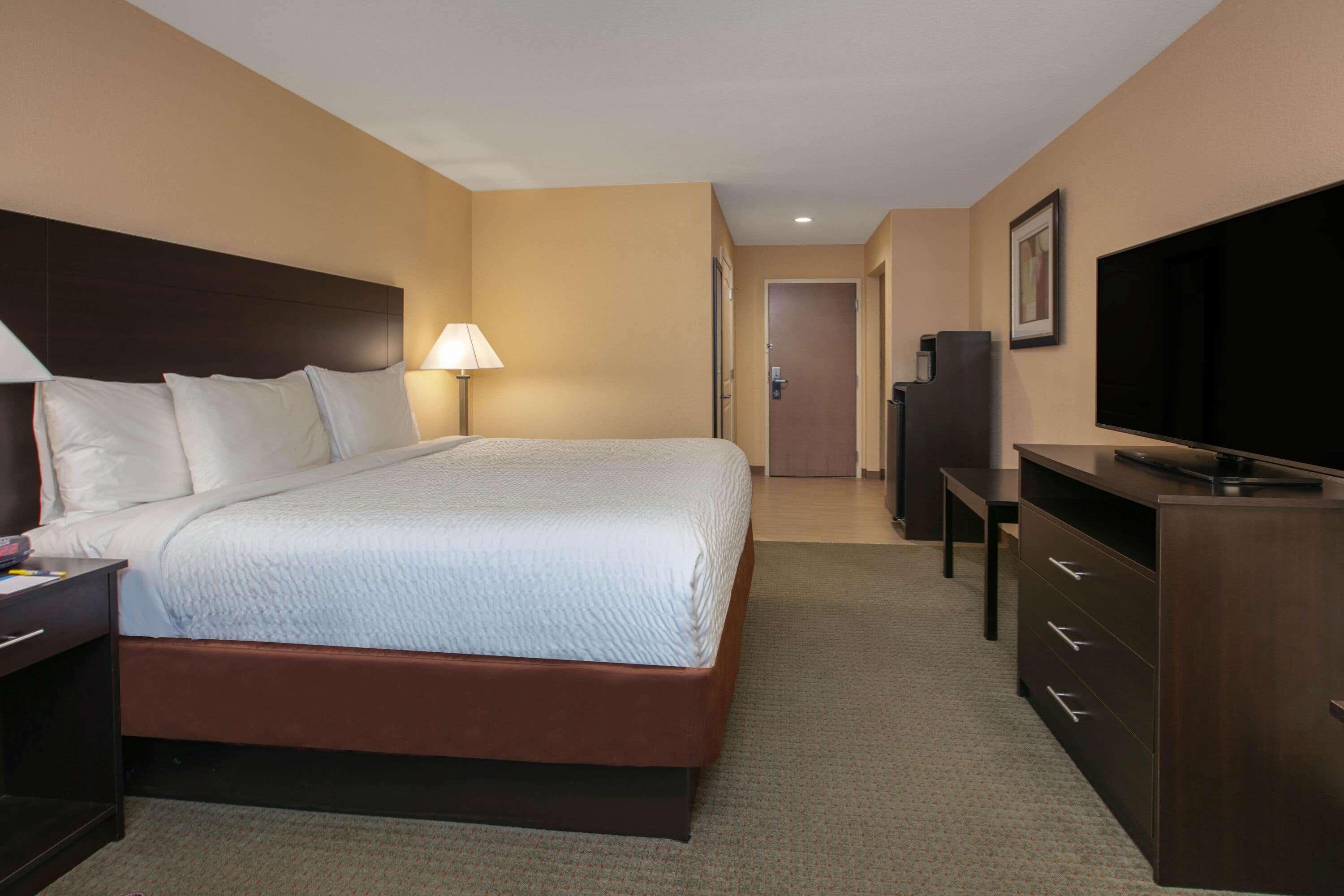 Days Inn & Suites By Wyndham Florence/Jackson Area Buitenkant foto